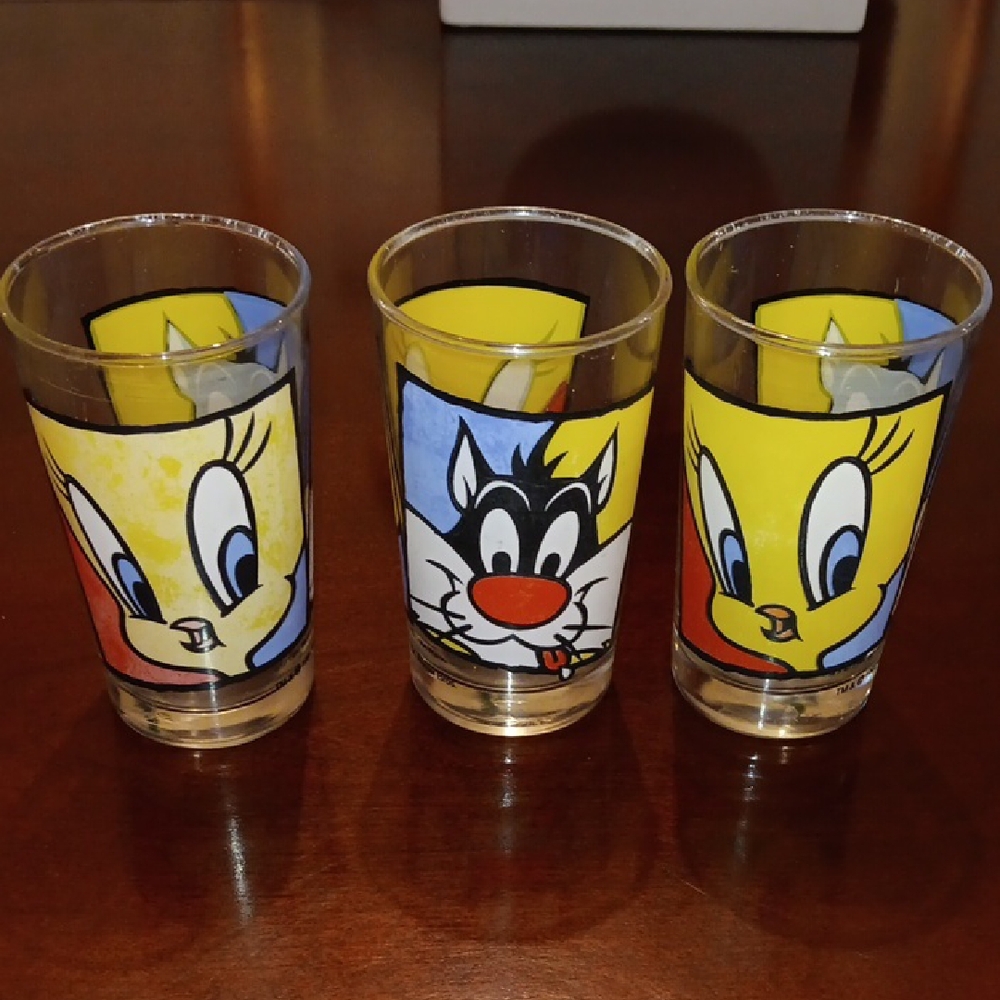 Looney Tunes 1994 Sylvester Tweety Bird Character Glass Set